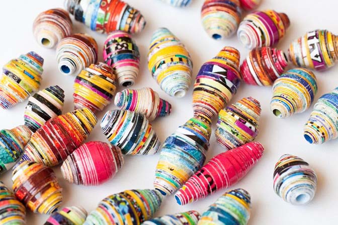 Multicolored beads made of paper